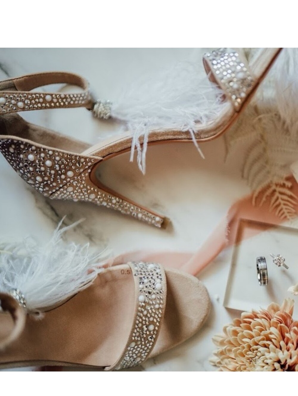 Women's Nude Rhinestone & Feather Strappy Heels Size 10 NWOT Gorgeous 😍 - Picture 2 of 7